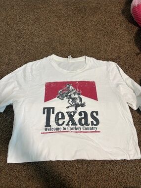 Unbranded White Short Sleeve Tee with Red Graphic Texas Print